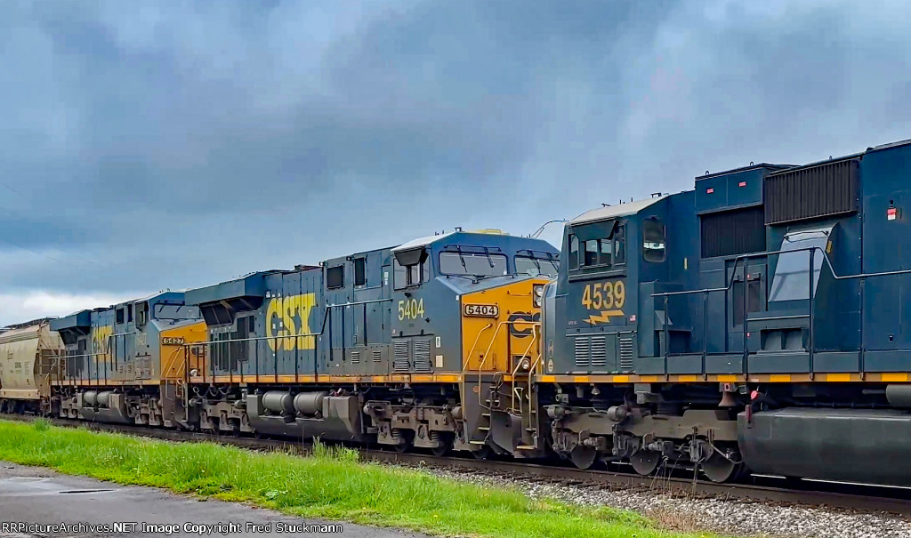 CSX 5427 brings up the rear.